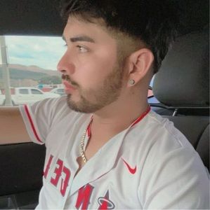 Meet your Posher, Carlos